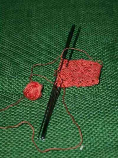 Das Nadelspiel, die
Handschuhstricknadeln meiner Mutter